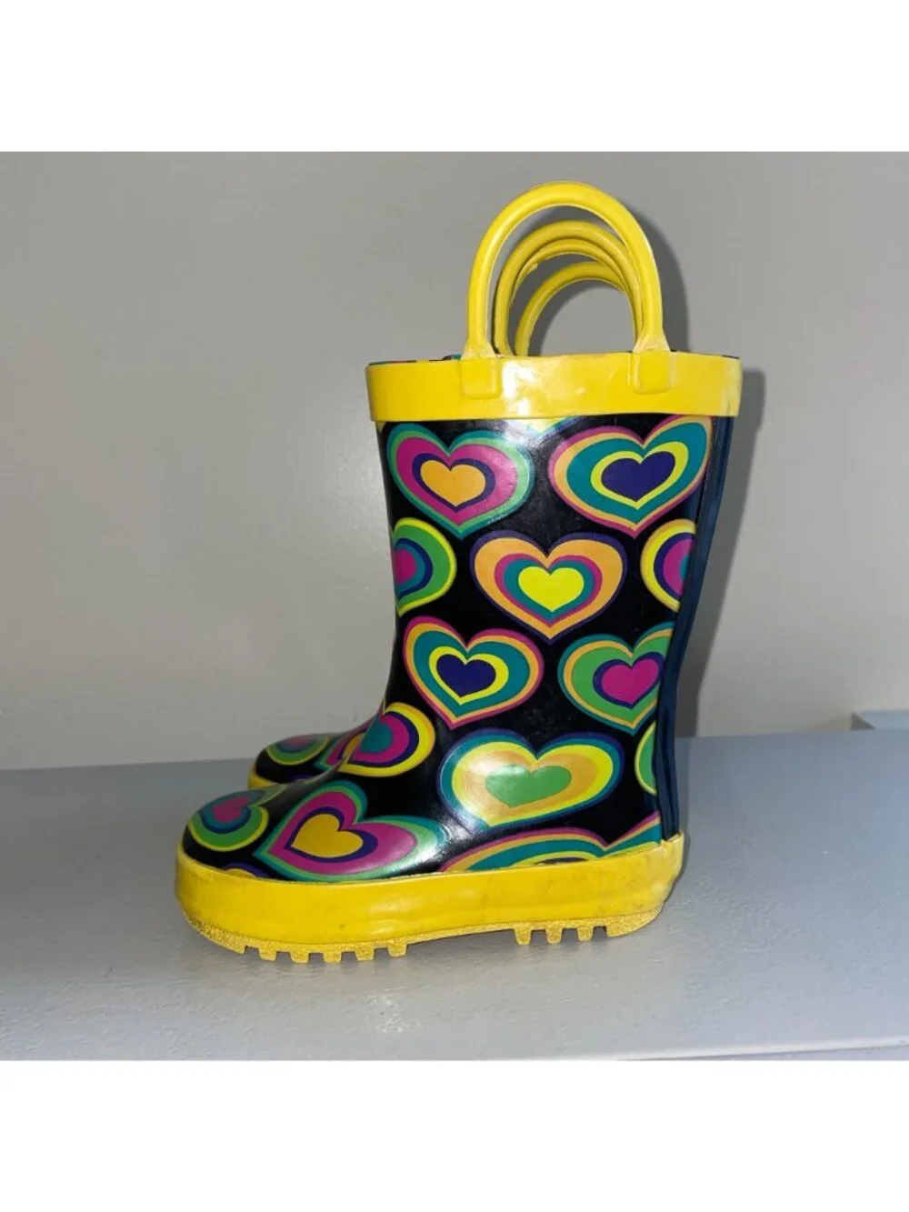 Kids Size 5 Heart Pattern Rain Boots Yellow Handles Soles Rubber Colorful Design